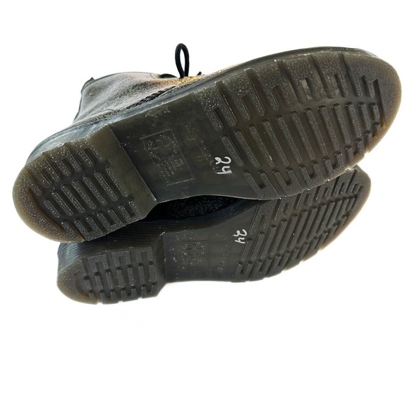 Dr. Martens Distressed 8 Eye Patent Leather Combat 1460 Ankle Boots Womens US 7 - Picture 7 of 11